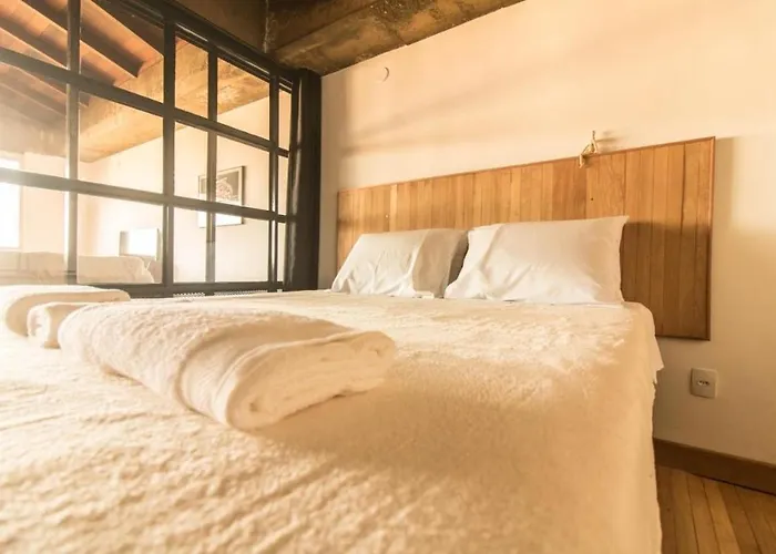 Stylish Loft With Balcony And View Of Sugar Loaf